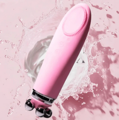 Face massager for rejuvenating skin and reducing tension with soothing vibrations